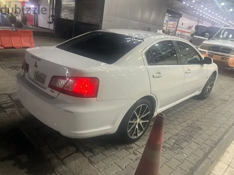 Mitsubishi Galant 2010